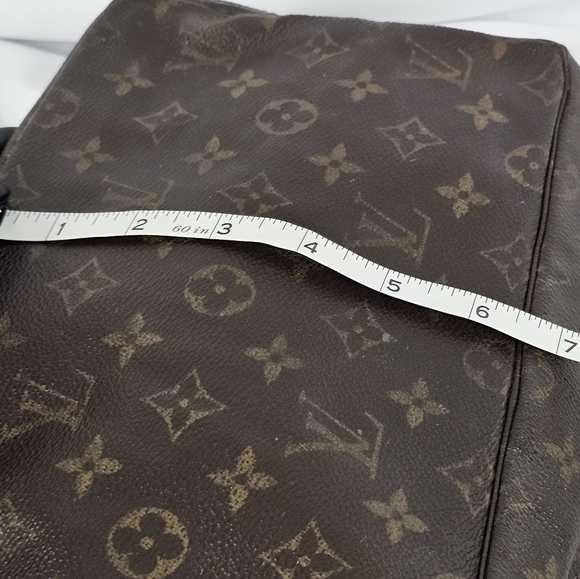 LOUIS VUITTONMonogram Trousse Toilette 28 - Picture 4 of 10